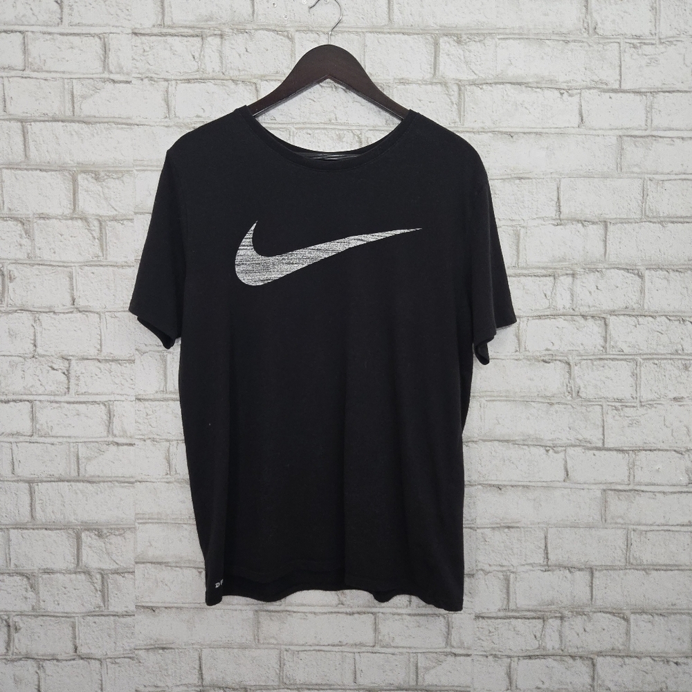 NIKE shorts‎ sleeve tee
